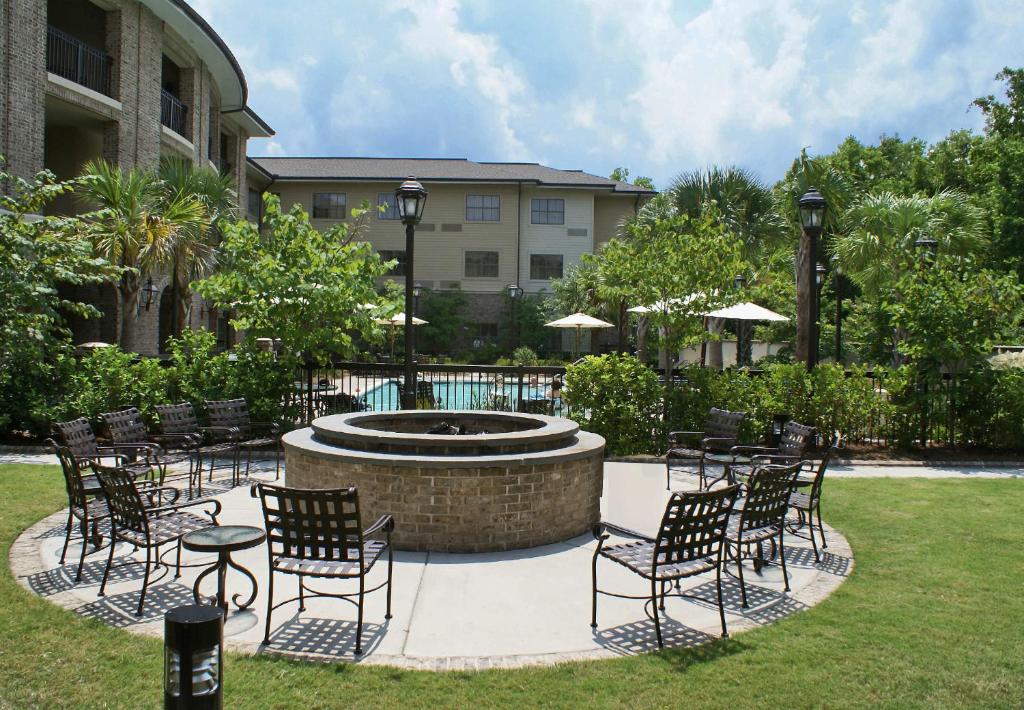 Courtyard Charleston Mount Pleasant Main image 2